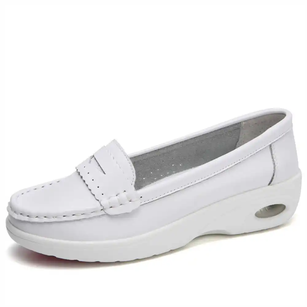 Thick Sole Slipon White Traine - огляд і ціна Tech Accessories Gift Ideas
