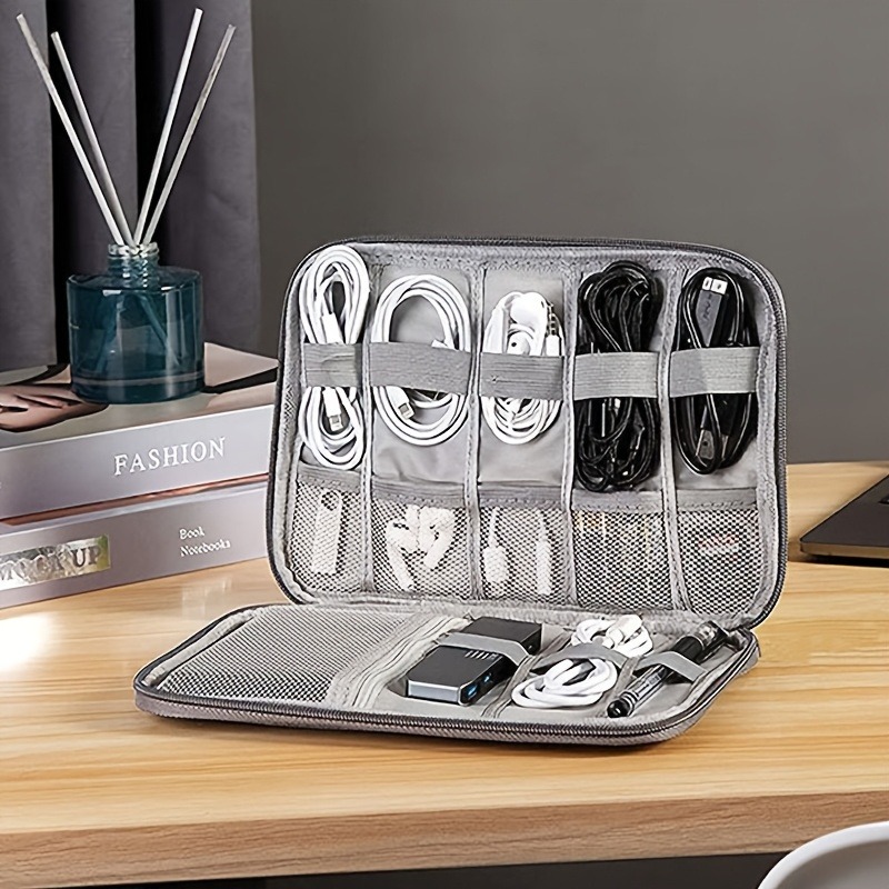 A Multi-Pocket Electronic Acce - огляд і ціна Tech Accessories Travel Organizer Pouch