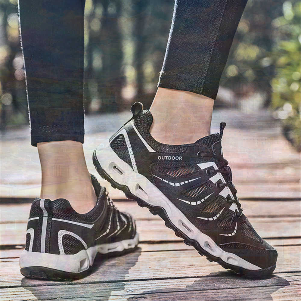 Sumer Round Tip Silver Sneaker - огляд і ціна Tech Accessories Luxury